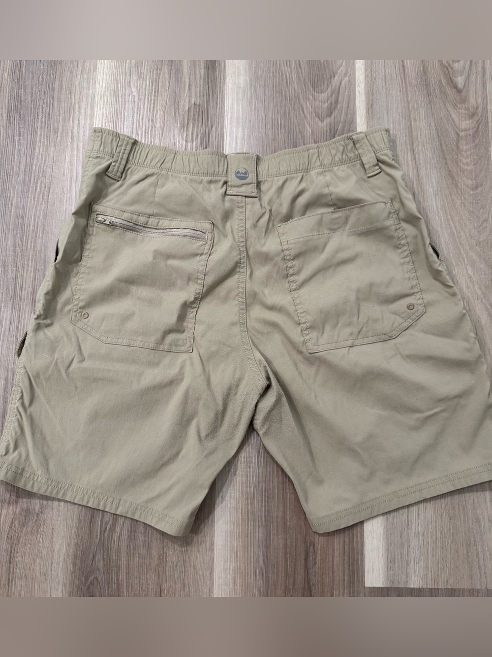 Wrangler Men's Cargo Shorts in Light Khaki - Picture 3 of 3